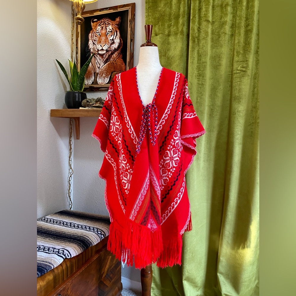 Vintage Southwest Poncho Knit w/ fringe | Unisex, 60s 70s, Warm & Cozy | OS